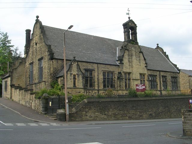 Stainland and Holywell Green United Reformed Church, Holywell Green