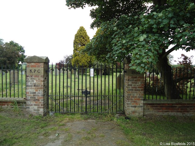 Old_cemetery_gates006