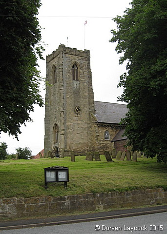 Churchyard_and_church_as_seen_from_the_road008
