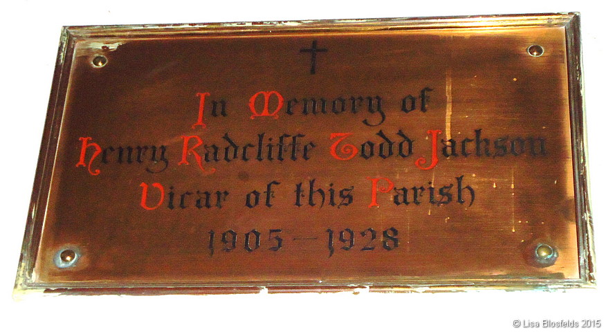 Plaque_in_memory_of_H_R_T_Johnson,_vicar138