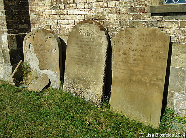 Headstones_against_the_south_facade032
